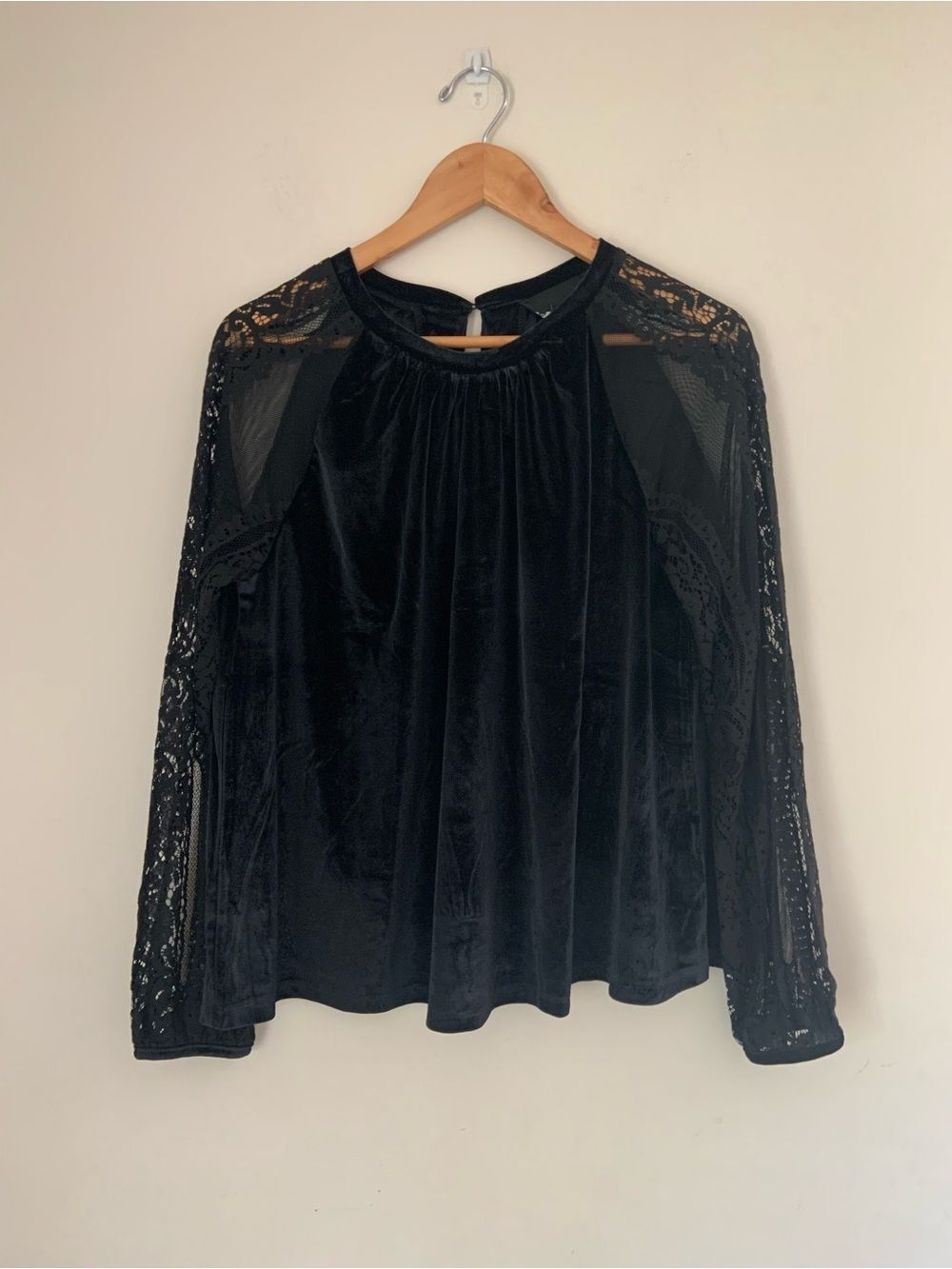 Black Velvet Whimsigoth Lace Sleeve Women’s Top L Fairy Grunge Dark Coquette